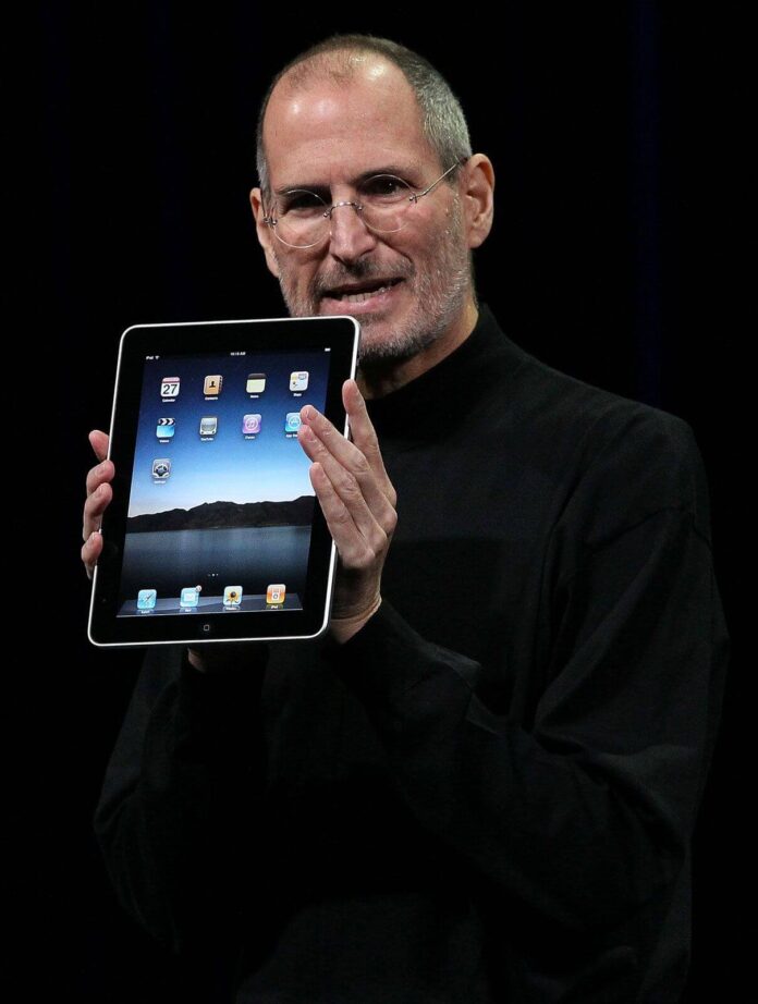 Steve-Jobs-2010 theinvestmentnews.com