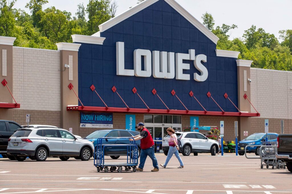Lowe's theinvestmentnews.com